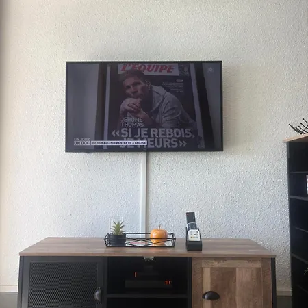 T2 Dans Jolie Résidence Avec Piscine